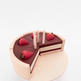 Kuchen auf Ständer aus Holz| Schokolade