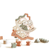 Kreatives Balancierspiel aus Holz naturfarben