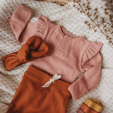Bio-Body mit langen Ärmeln und Rüschen rosa